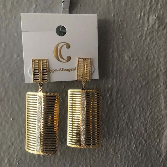 New Fashionable Earrings - Picture 2 of 5